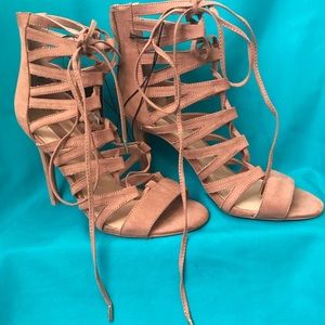 💛Brand New💛 Tan Heels